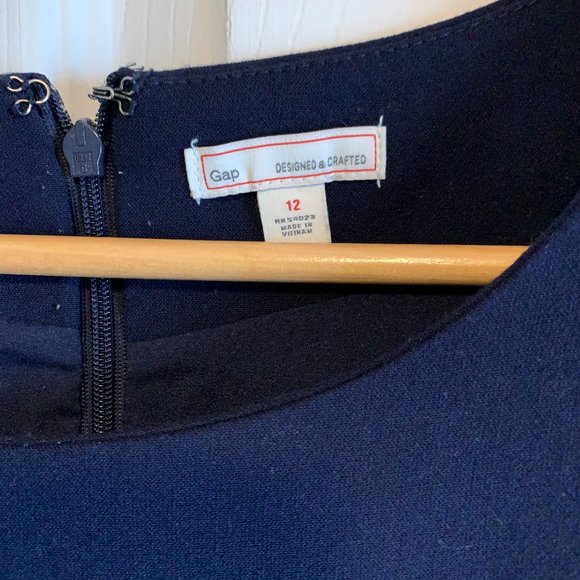 GAP color block Shift dress. - Picture 2 of 3